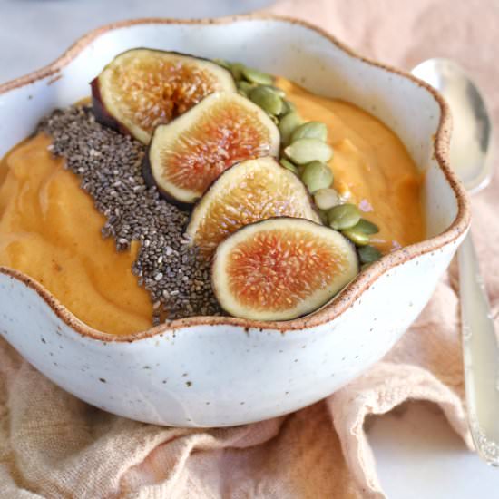 Pumpkin Fig Smoothie Bowl