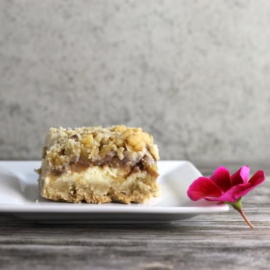 Pear Cream Cheese Crumble Bar