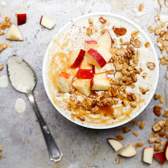 Apple Pie Smoothie Bowl