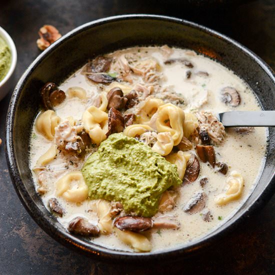 Slow Cooker Chicken Tortellini Soup