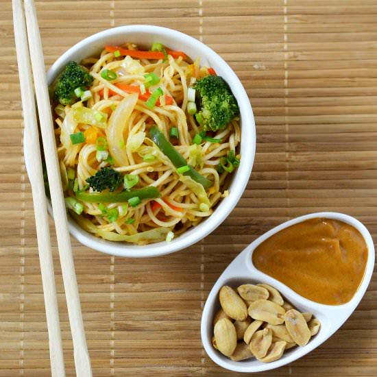 Veg Hakka Noodles/Chow mein Noodles