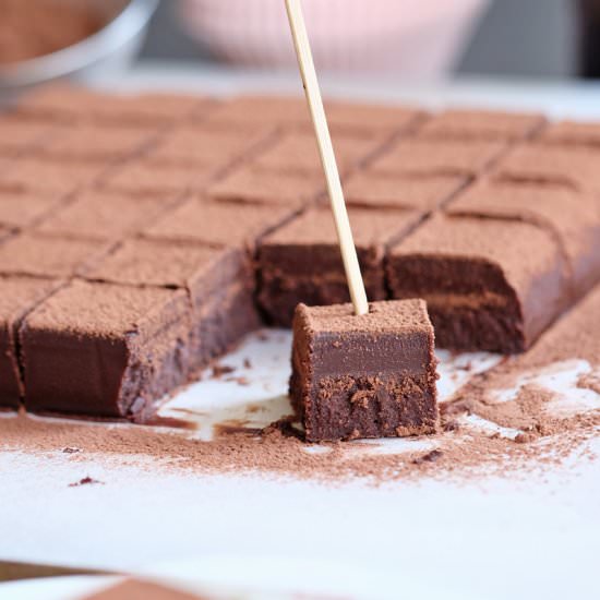 Royce’ Nama Chocolate