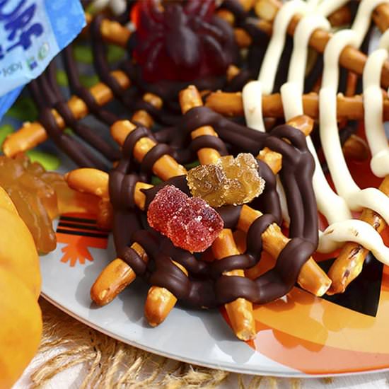Chocolate Pretzel Spider Webs