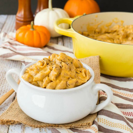 One Pot Pumpkin Mac and Cheese