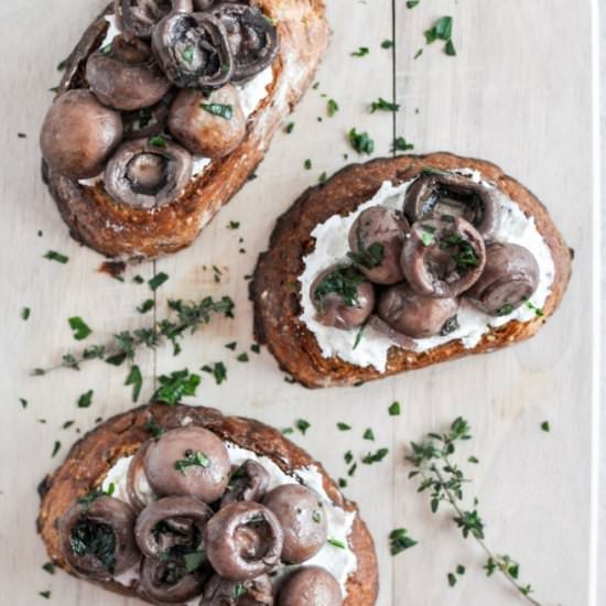 mushroom & goat cheese toasts
