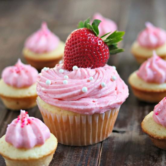 Cupcakes & Strawberry Buttercream