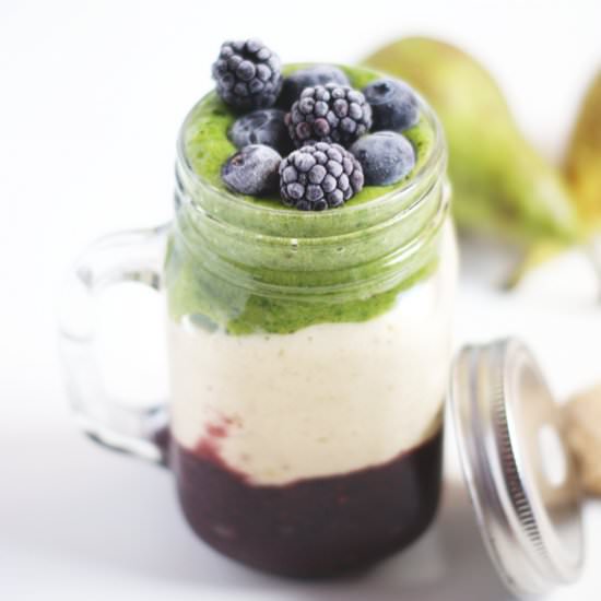Tricolor smoothie with spinach