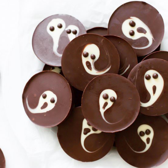 2-ingredient Ghost Chocolate Cups