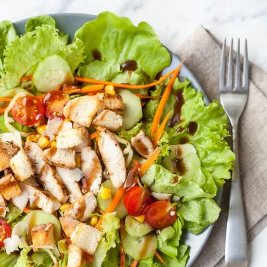 Grilled Chicken and Mixed Greens Sa