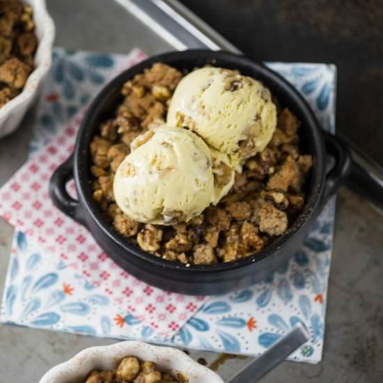 Apple Crumble w/ Maple Ice Cream