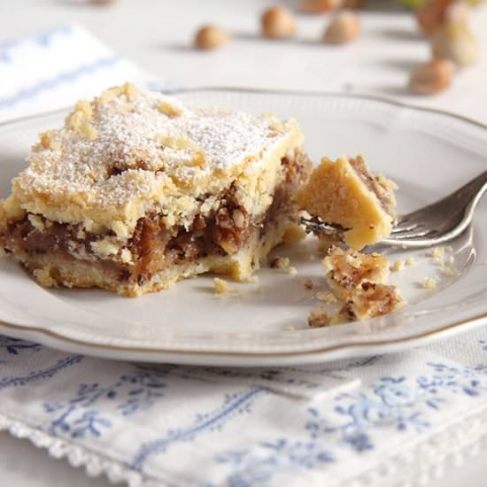 Apple Hazelnut Pie