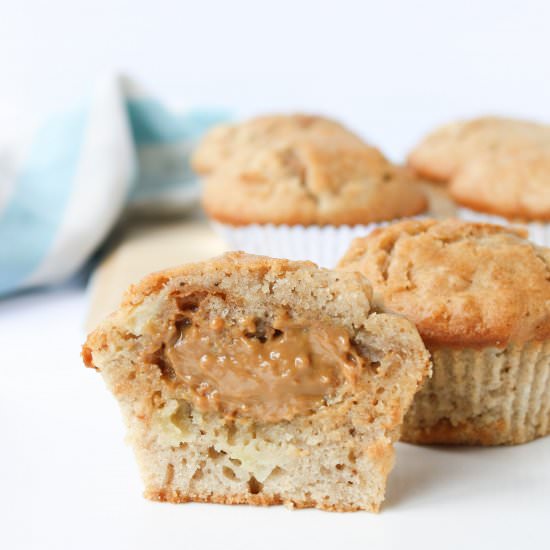 Apple pie muffins w caramel centre