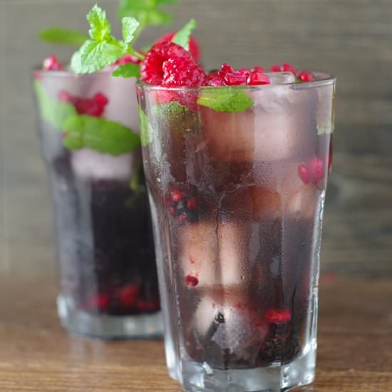 Blackberry & Black Rum Mojito