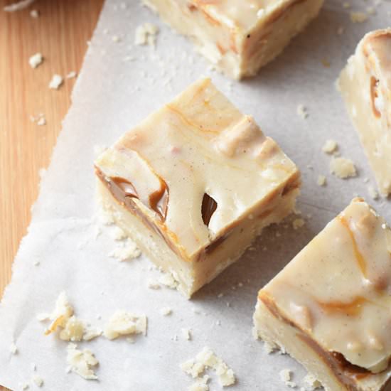 CARAMEL APPLE PIE FUDGE