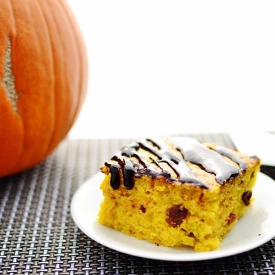 Pumpkin Cake with Chocolate Drizzle