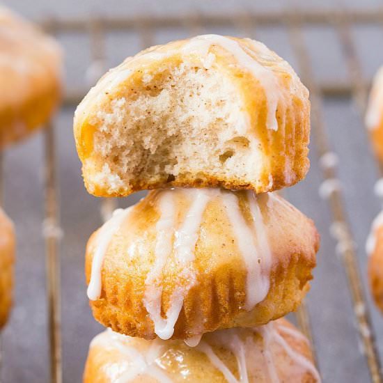 Flourless Cinnamon Roll Muffins