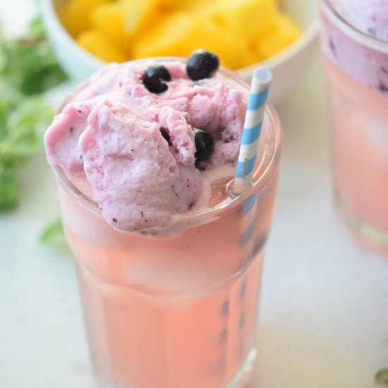 Easy Blueberry Floats