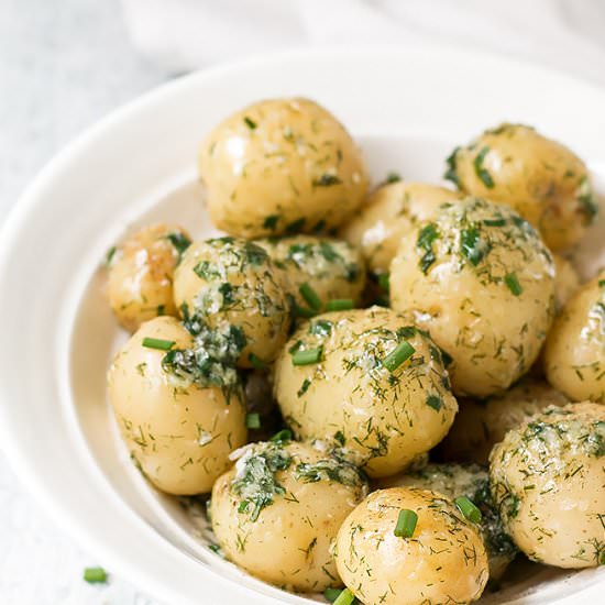 Garlic Potatoes with Dill