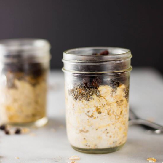 Cinnamon Raisin Overnight Oats