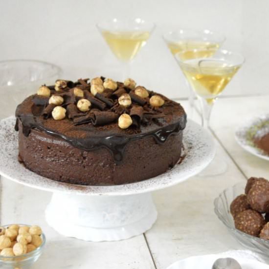 FERRERO ROCHER MOUSSE CAKE