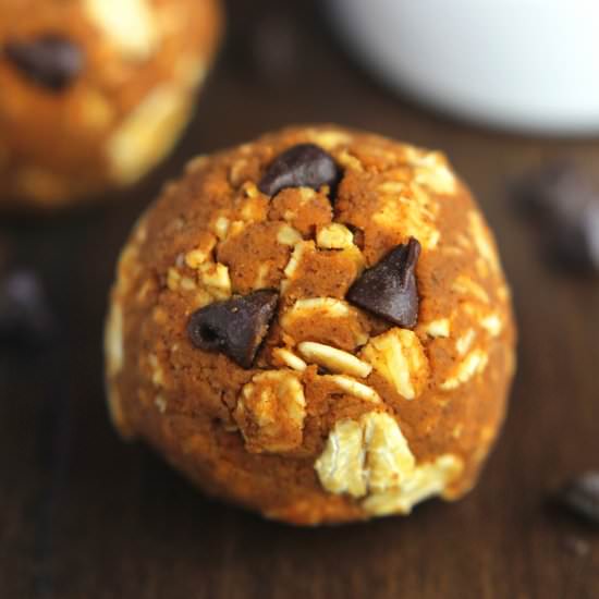 Pumpkin Chocolate Chip Energy Bites