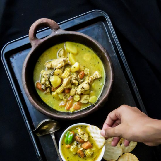 Chicken curry stew with vegetables.