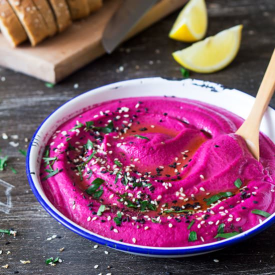 Smooth beetroot hummus