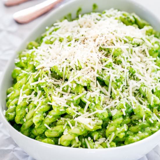 Arugula and Walnut Pesto Pasta