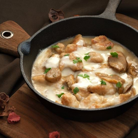 Mushroom Mozzarella Skillet Chicken
