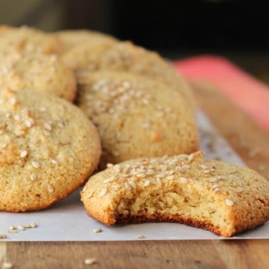Soft Paleo Tahini Cookies