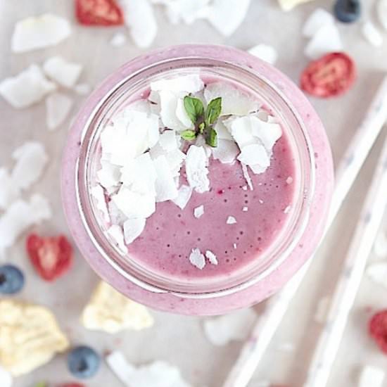 Pineapple Ginger-Berry Smoothie
