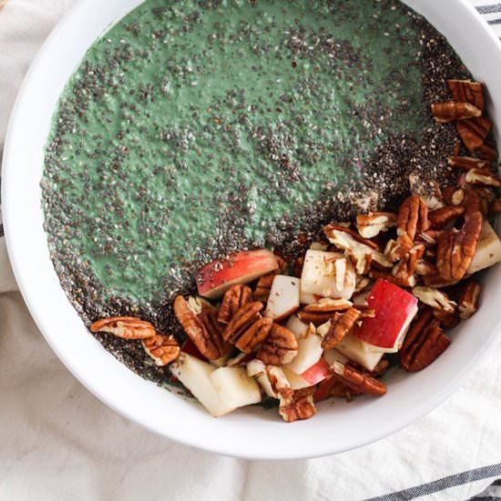 Apple Spirulina Smoothie Bowl