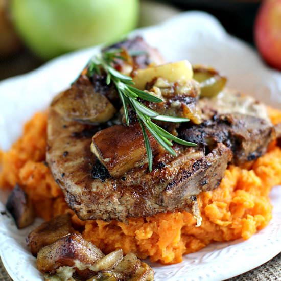 Apple Cinnamon Pork Chops