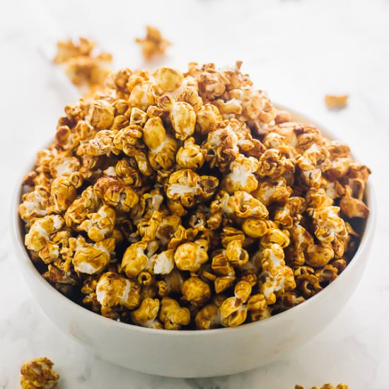 Vegan Caramel Popcorn