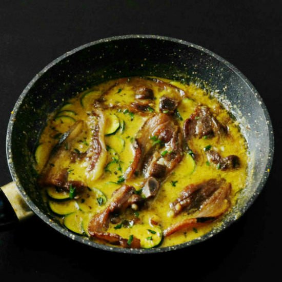 Basil Garlic Pork Curry
