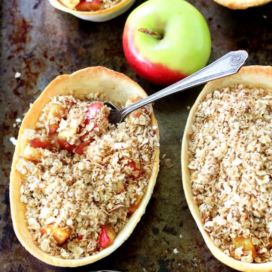 Single-Serve Apple Crumble Boats