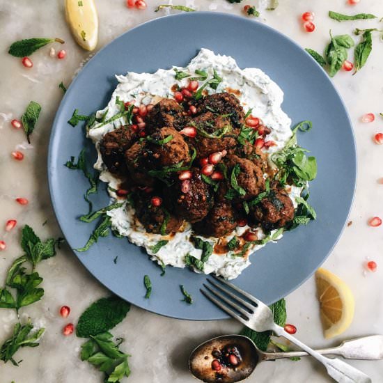 Meatballs with Yoghurt Sauce
