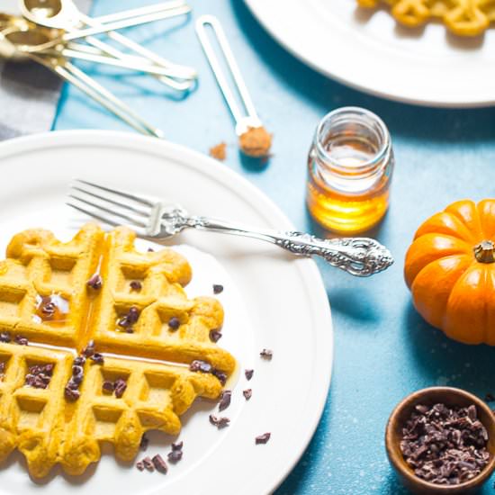 Easy Vegan Pumpkin Waffles