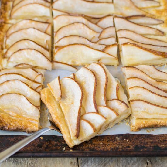 Easy pear tart