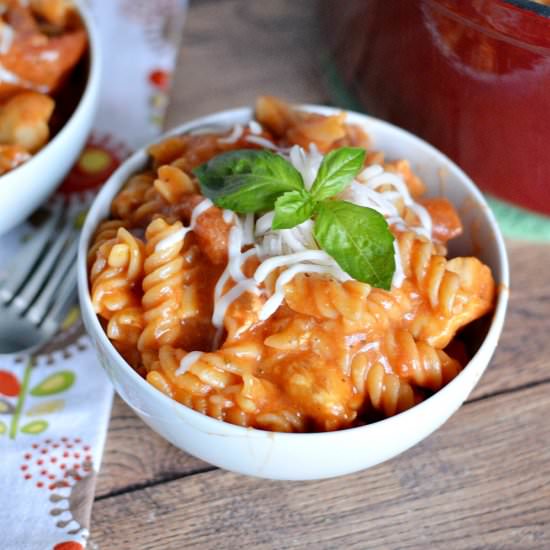 Cheesy Chicken Pasta One Pot Meal