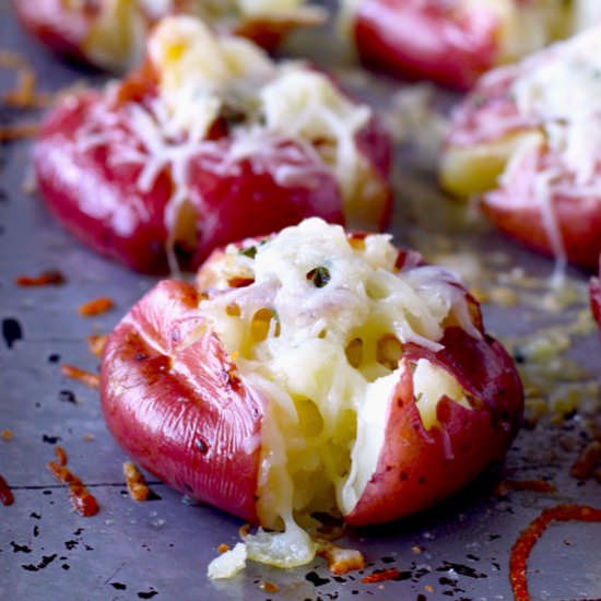 Garlic&Herb Cheesy Smashed Potatoes
