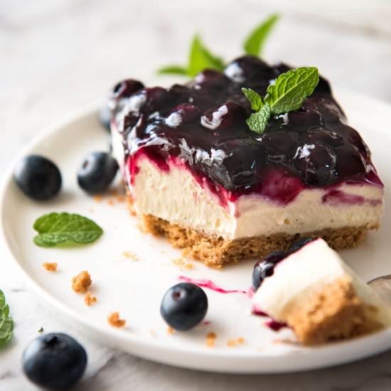 BLUEBERRY CHEESECAKE BARS