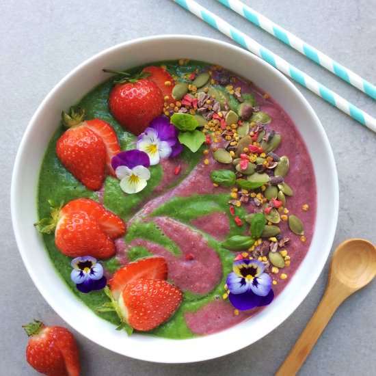 Green & Pinks Smoothie Bowl