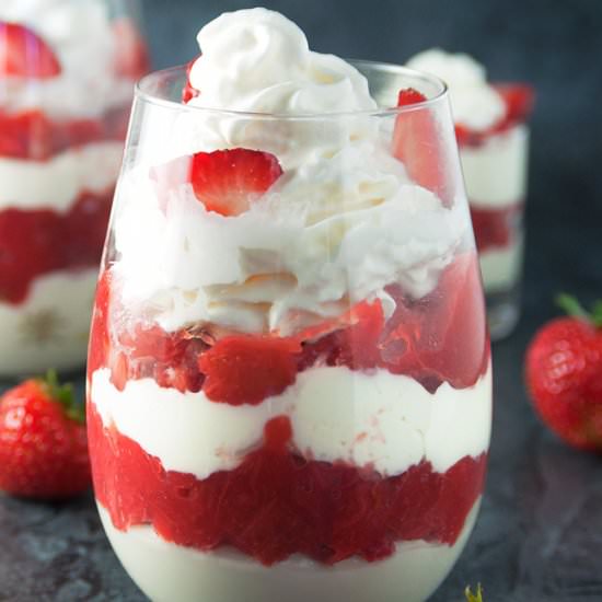 Strawberry Rhubarb Parfaits