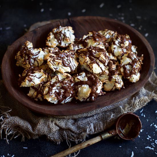 Low-Carb Coconut Macaroons