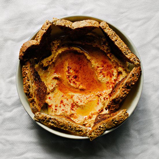 Spicy Smoked Paprika Hummus