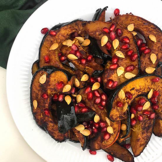 Spicy Maple Roasted Acorn Squash