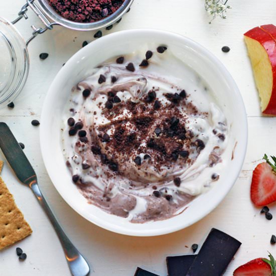 Vegan Cookies & Cream Parfait Dip