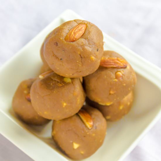 Sattu Khoa Laddu, Ladoo
