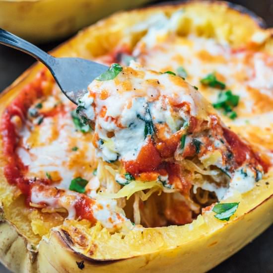 Lasagna Stuffed Spaghetti Squash